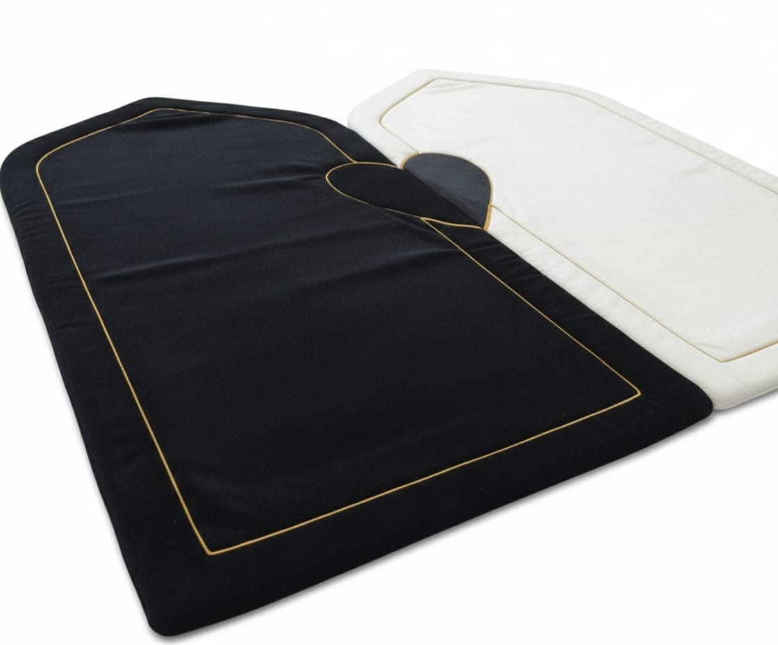 Couples Padded Prayer Mats – Black & White Heart Set